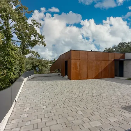 House K2 Vila *